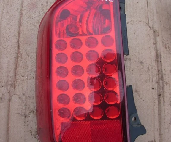 Фонарь левый для Infiniti QX 56 (JA60) 2004-2007 на фотографиях