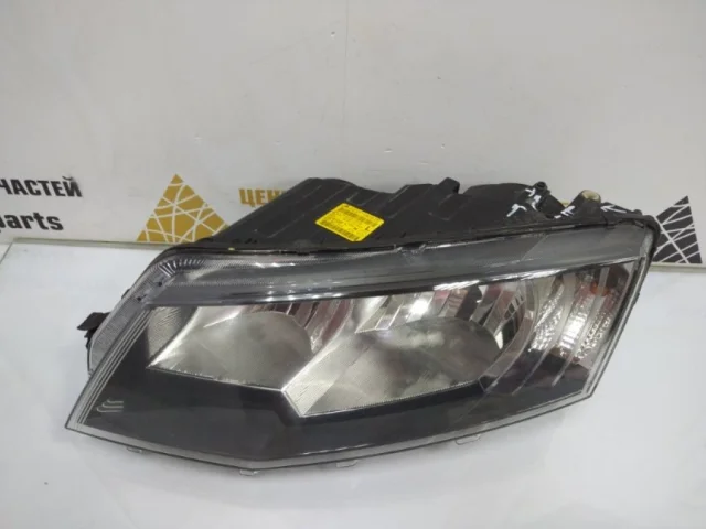 Фара левая для Skoda Octavia A7 Tour на фотографиях
