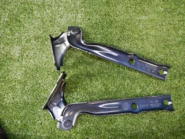 Петля капота правая для Volkswagen Tiguan I NF 2006-2017 на фотографиях