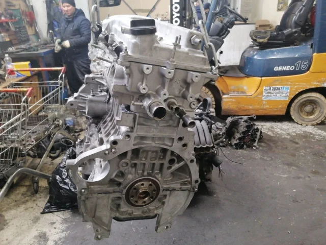 Двигатель для Toyota Avensis Хетчбек T250 2003-2008 на фотографиях