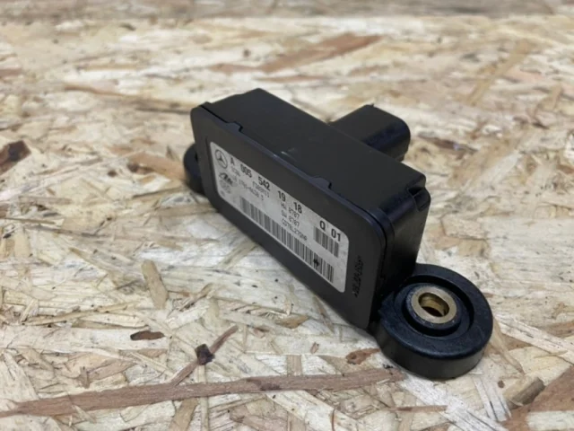 Датчик углового ускорения ESP для Mercedes-Benz C class W204 2007-2014 на фотографиях