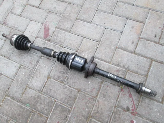 Привод передний правый для Toyota Avensis Седан T220 1997-2003 на фотографиях