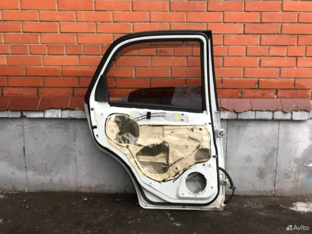 Дверь задняя левая для Suzuki SX4 2013-2016 на фотографиях