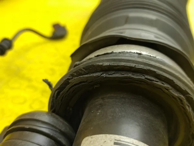 Пневмоподушка передняя левая для Mercedes-Benz S class W220 1998-2005 на фотографиях