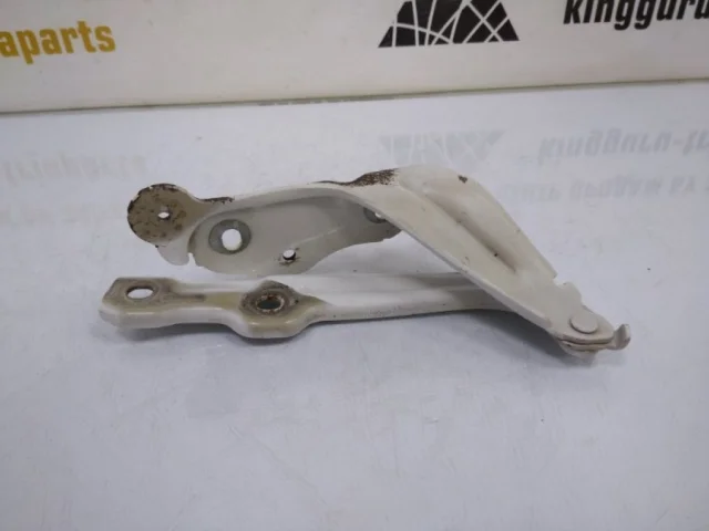 Петля капота левая для Skoda Octavia A7 rest на фотографиях