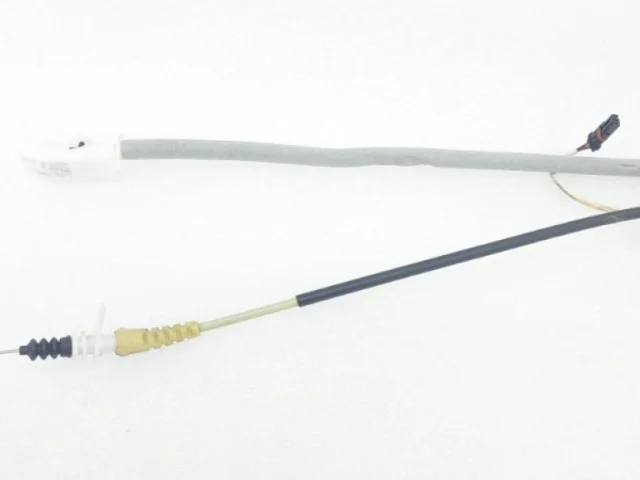 Уплотнитель передней правой двери для BMW 5er Ф10 2010-2013 на фотографиях