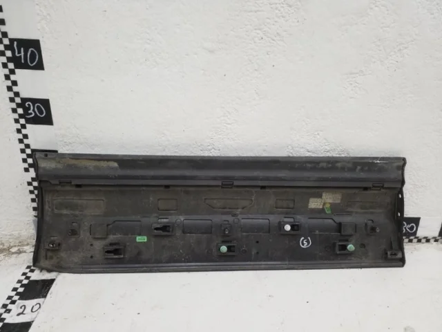 Стекло двери заднее правое для Volkswagen Touareg III (CR) 2018+ на фотографиях