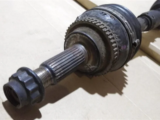 Привод передний правый для Toyota Avensis Седан T220 1997-2003 на фотографиях