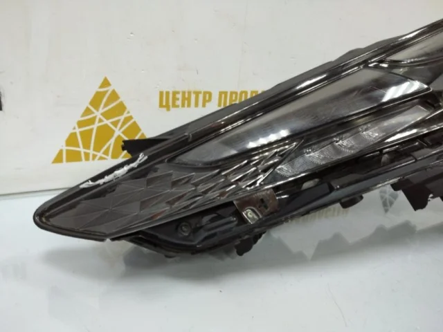 Фара правая для Hyundai Tucson NX4 2020+ на фотографиях