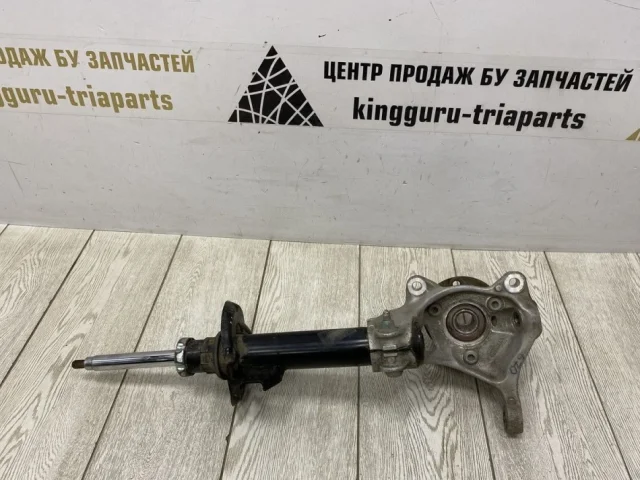 Кулак поворотный левый для Skoda Octavia A7 Tour на фотографиях