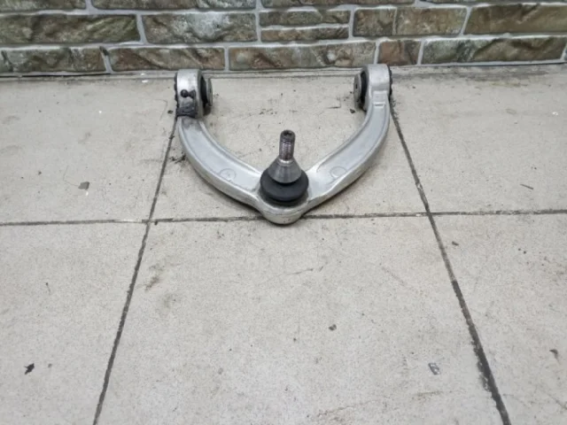 Рычаг передний правый верхний для Mercedes-Benz GL class X166 2012-2016 на фотографиях