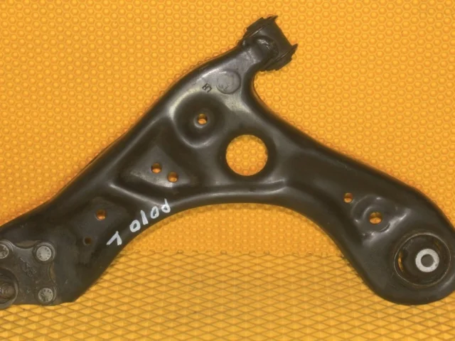 Качающийся рычаг левый для Volkswagen Polo V Седан (6R) 2009-2015 на фотографиях