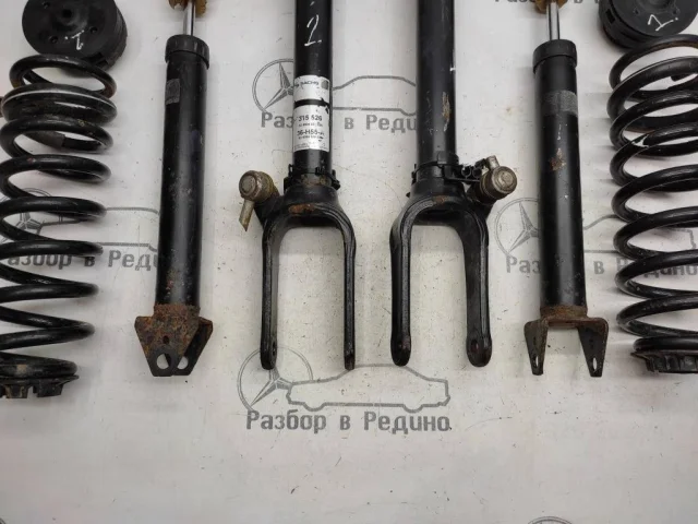 Амортизатор кабины горизонтальный передний правый для Mercedes-Benz M class W164 2005-2011 на фотографиях