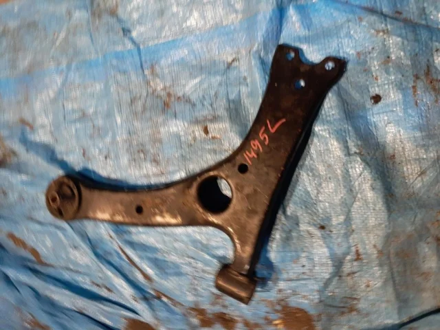 Рычаг передний левый нижний для Toyota Avensis Седан T250 2003-2008 на фотографиях