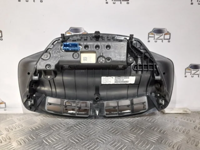 Приборная панель для Citroen C4 Хэтчбек 2004-2011 на фотографиях