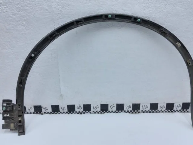 Молдинг крыла передний левый для Volkswagen Touareg III (CR) 2018+ на фотографиях