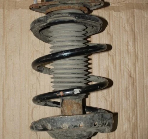 Амортизатор для Subaru Forester SH 2008-2012 на фотографиях