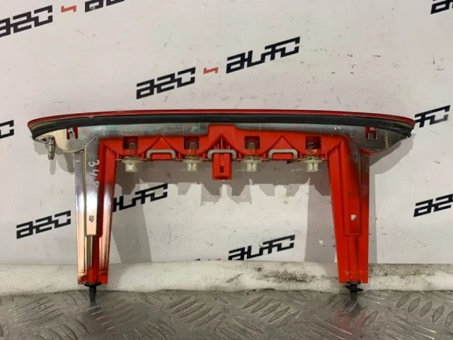 Стоп-сигнал правый для Peugeot 308 SW T7 2007-2014 на фотографиях