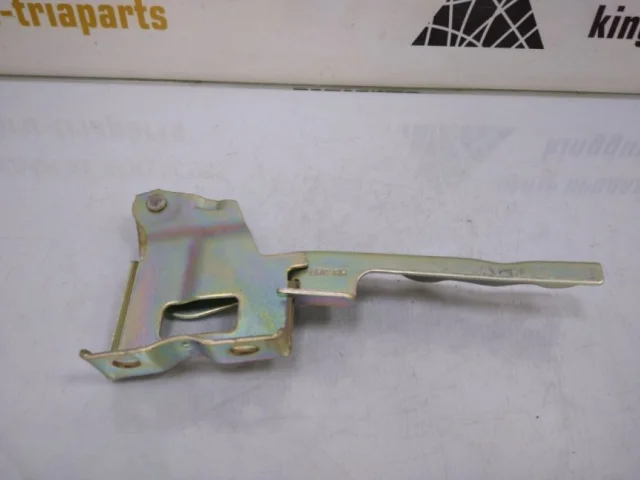 Петля капота правая для Hyundai ix35 1 2009-2013 на фотографиях