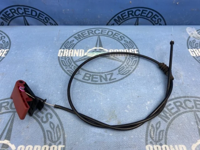 Трос замка капота для Mercedes-Benz C class CL203 2000-2008 на фотографиях