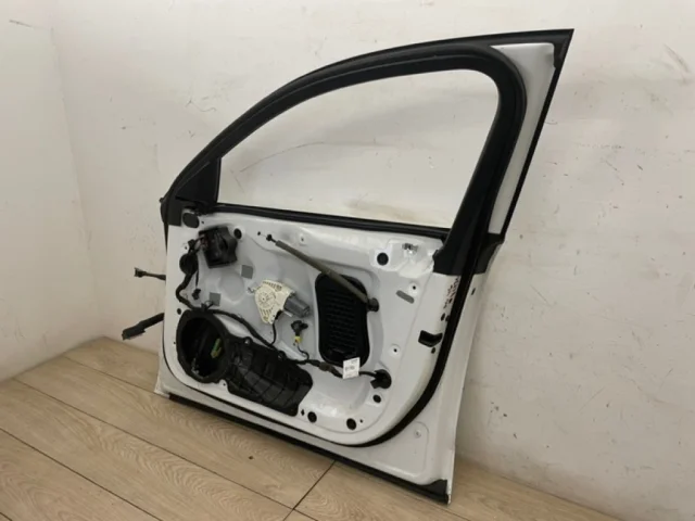 Дверь передняя правая для Audi A6 C7 Avant 2010-2018 на фотографиях