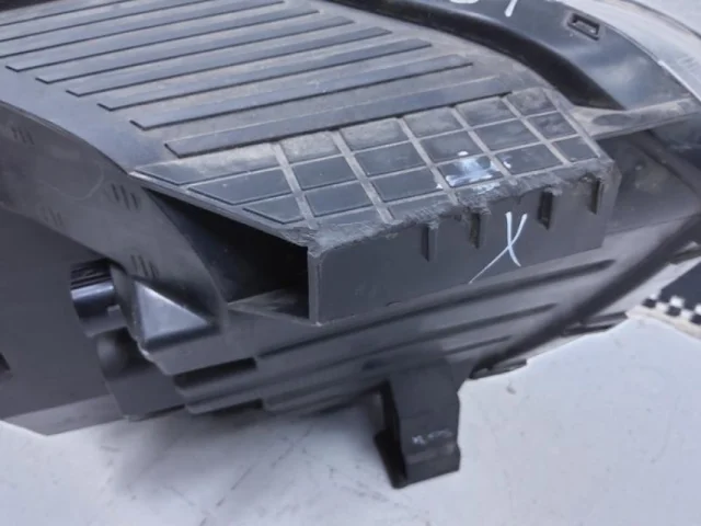 Фара ксенон левая для Hyundai Creta 2 SU2 2021+ на фотографиях