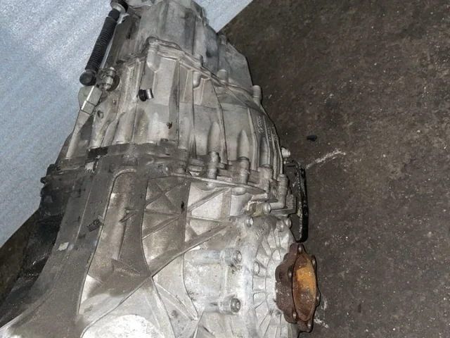 Мотор стеклоочистителя для Audi A4 B6 Кабриолет 2000-2004 на фотографиях