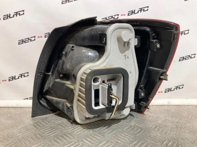 Фонарь левый для Volkswagen Polo V (6R) 2009-2014 на фотографиях