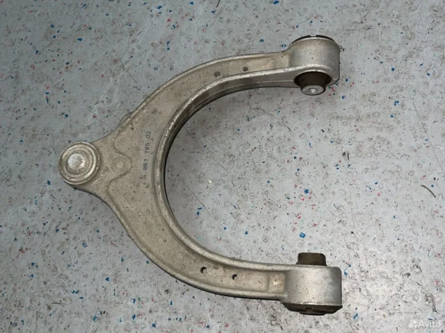 Рычаг передний правый верхний для BMW 5er G30 2016-2023 на фотографиях