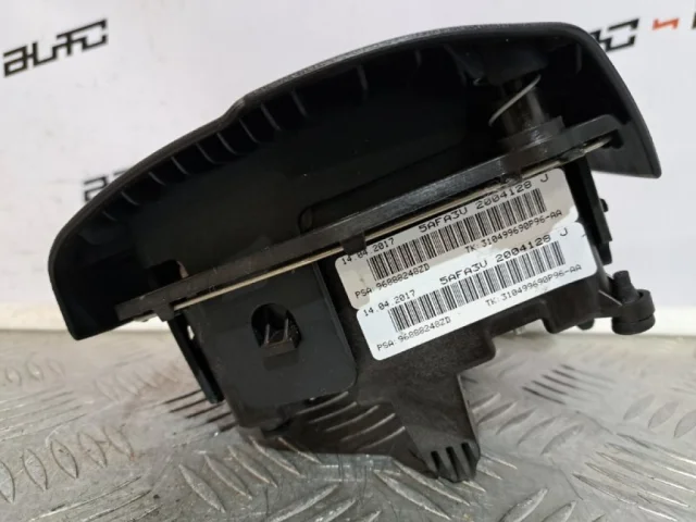 Подушка безопасности водителя для Citroen C4 Хэтчбек 2010-2016 на фотографиях