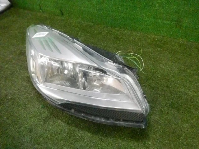 Фары для Ford Kuga CBV 2008-2013 на фотографиях