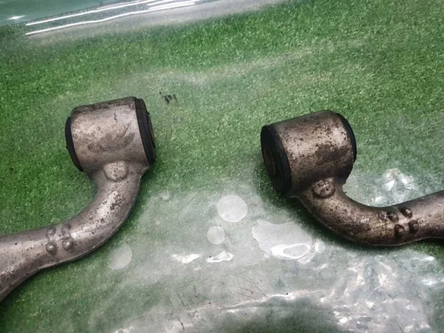 Рычаг передний правый верхний для Mercedes-Benz M class W163 1998-2005 на фотографиях