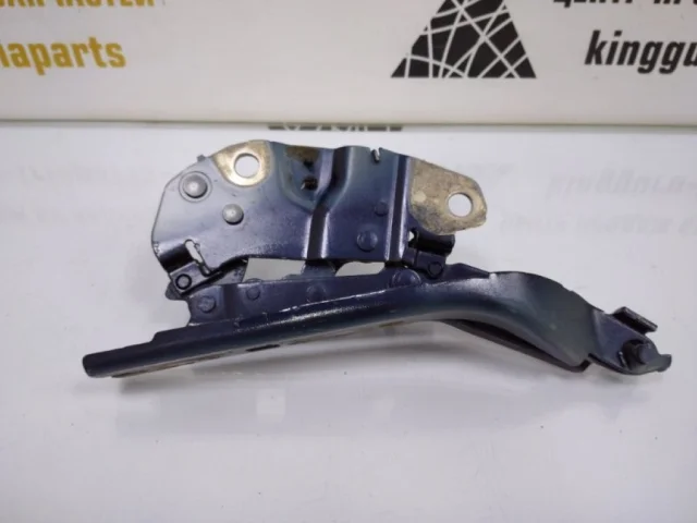 Петля капота правая для Volkswagen Tiguan II MK2 2016+ на фотографиях