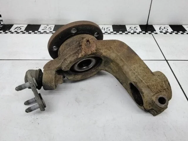 Кулак поворотный левый для Volkswagen Polo V (6R) 2009-2014 на фотографиях