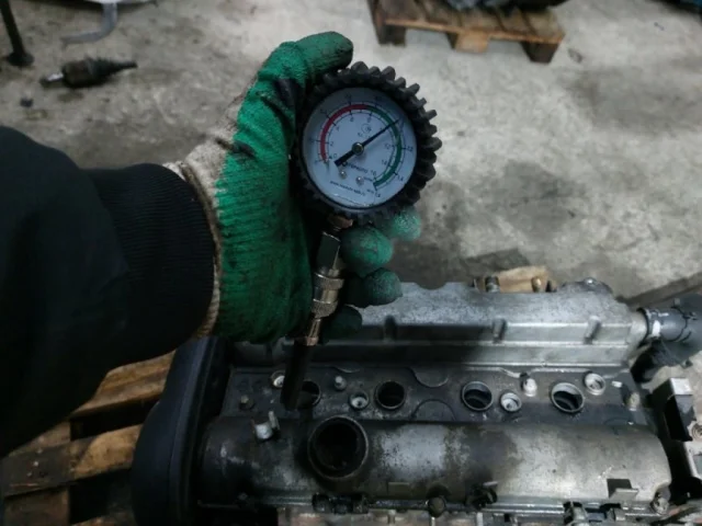 Двигатель без навесного для Opel Astra G TwinTop 1998-2005 на фотографиях