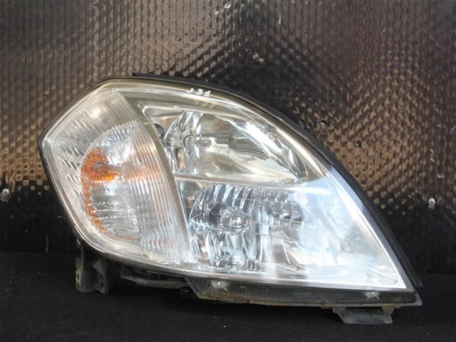 Фара правая для Nissan Teana J31 2003-2007 на фотографиях
