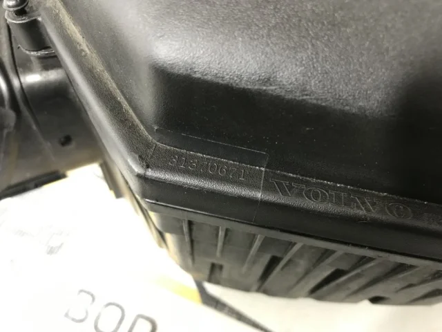 Воздушный фильтр для Volvo XC60 Y20 2008-2017 на фотографиях