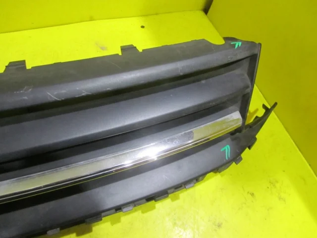 Решетка радиатора для Volkswagen Caddy IV (2K) 2015-2020 на фотографиях