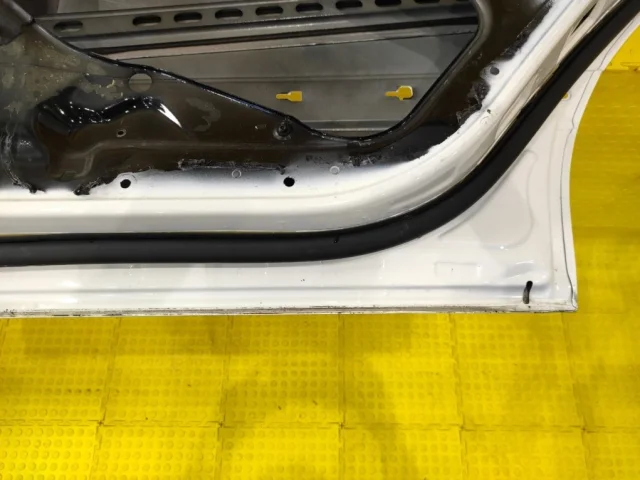 Дверь задняя правая для Mercedes-Benz S class W220 1998-2005 на фотографиях