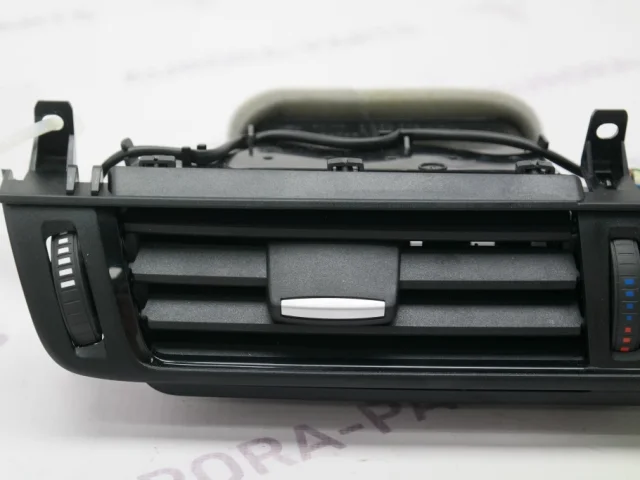 Решетка вентиляционная левая для BMW X5 F15 (Ф15) 2013-2018 на фотографиях