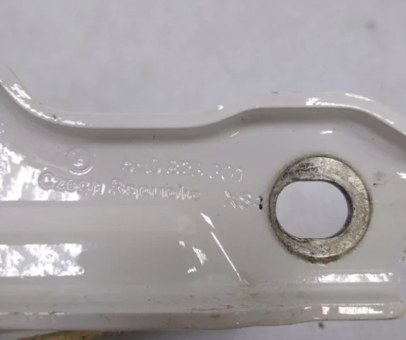 Петля капота левая для Skoda Octavia A7 rest на фотографиях