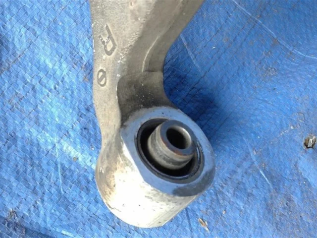 Рычаг передний правый нижний для Infiniti FX S51 2008-2013 на фотографиях