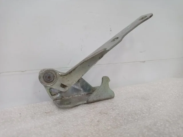 Петля капота левая для Hyundai Accent 2 Седан LC 1999-2012 на фотографиях