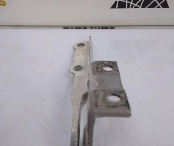 Петля капота левая для Hyundai ix35 1 2009-2013 на фотографиях