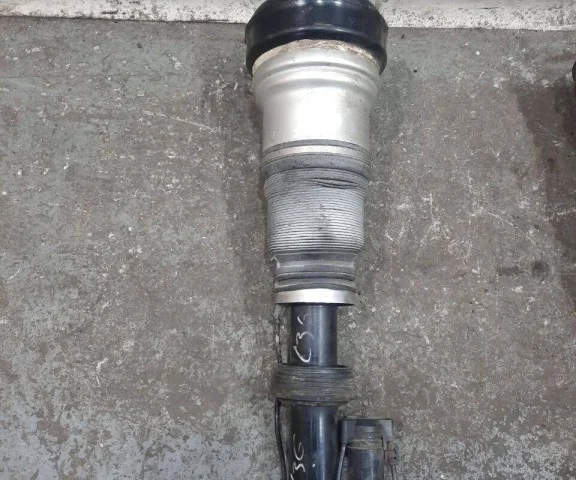 Пневмостойка передняя правая для Mercedes-Benz S class W220 1998-2005 на фотографиях