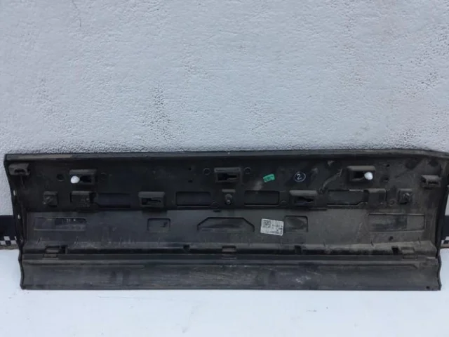 Стекло двери заднее правое для Volkswagen Touareg III (CR) 2018+ на фотографиях