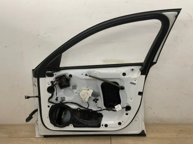 Дверь передняя правая для Audi A6 C7 Avant 2010-2018 на фотографиях