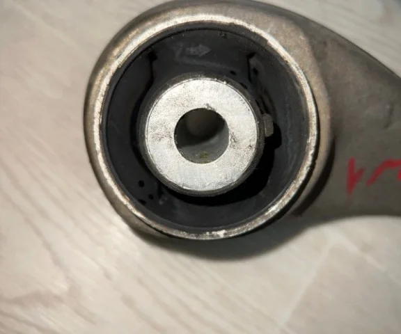 Рычаг передний правый нижний для BMW 5er Ф10 2010-2013 на фотографиях