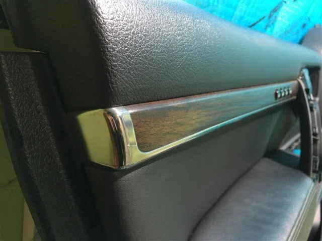 Обшивка двери передняя левая для Toyota Land Cruiser J200 Rest2 2015-2021 на фотографиях