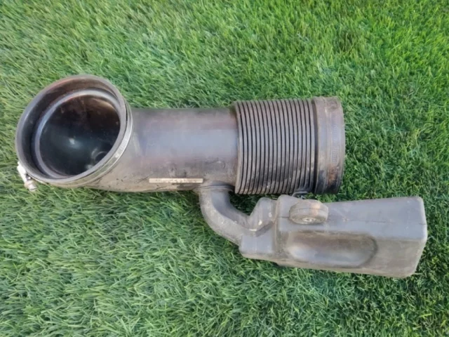 Корпус воздушного фильтра для BMW 7er Е38 1994-2001 на фотографиях